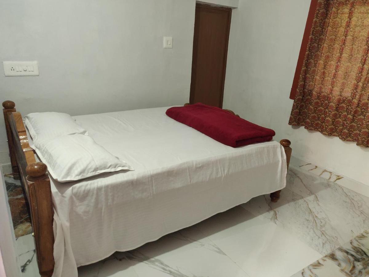 Kaikane Homestay มาดิเครี ภายนอก รูปภาพ
